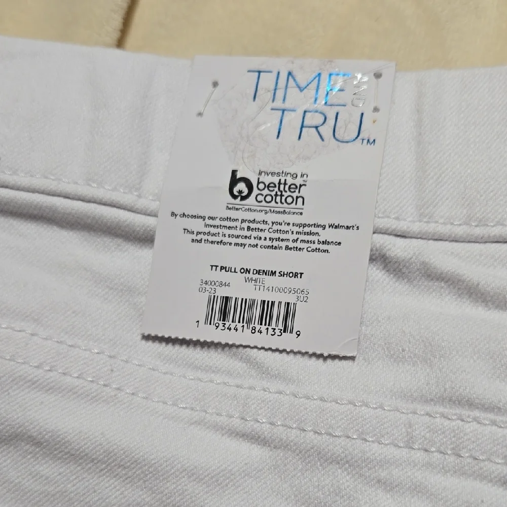Time and Tru Classic White Shorts - Picture 3 of 6